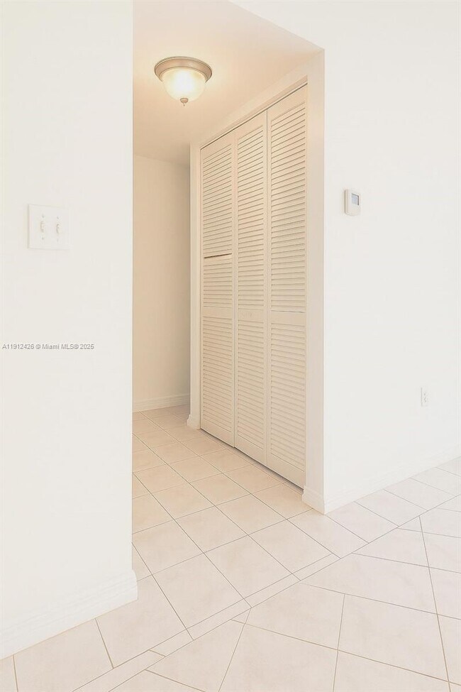 Building Photo - 11905 NE 2nd Ave