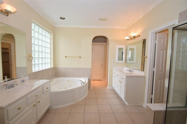 Building Photo - 5011 Quiet Falls Ct