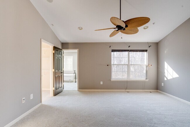 Building Photo - 1730 Bluffs Island Ct