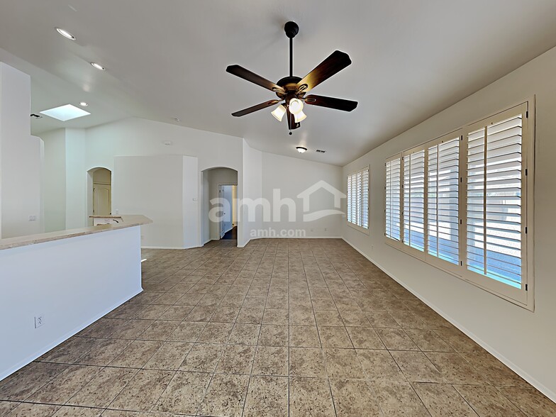 Building Photo - 21948 E Camina Plata