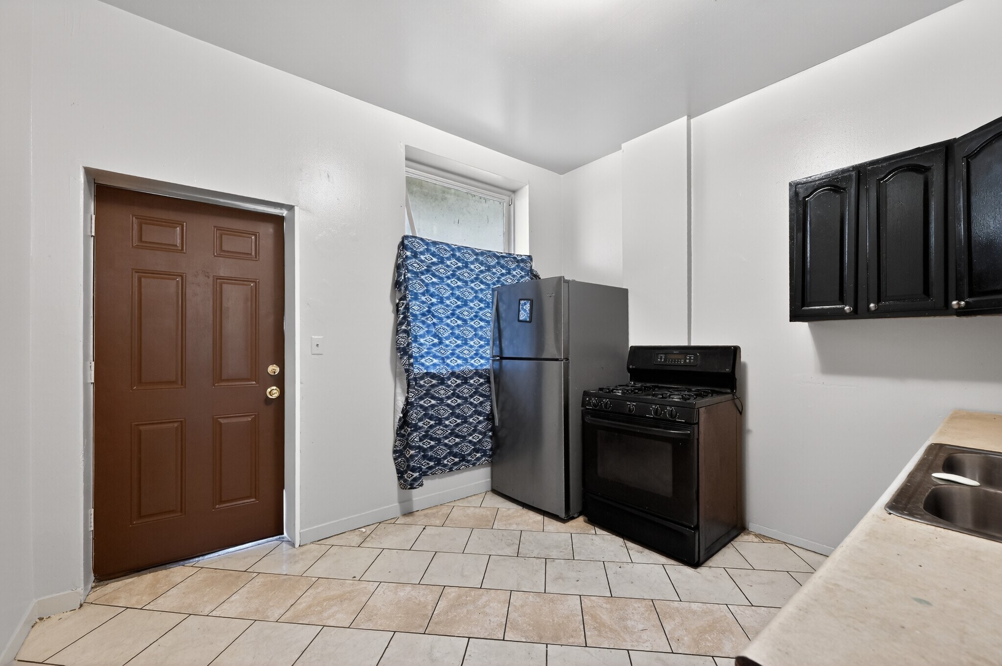 Building Photo - 4306 W Maypole Ave