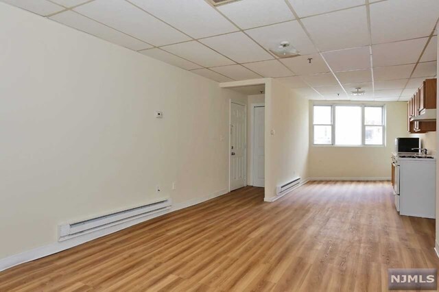 Building Photo - 203 Academy St