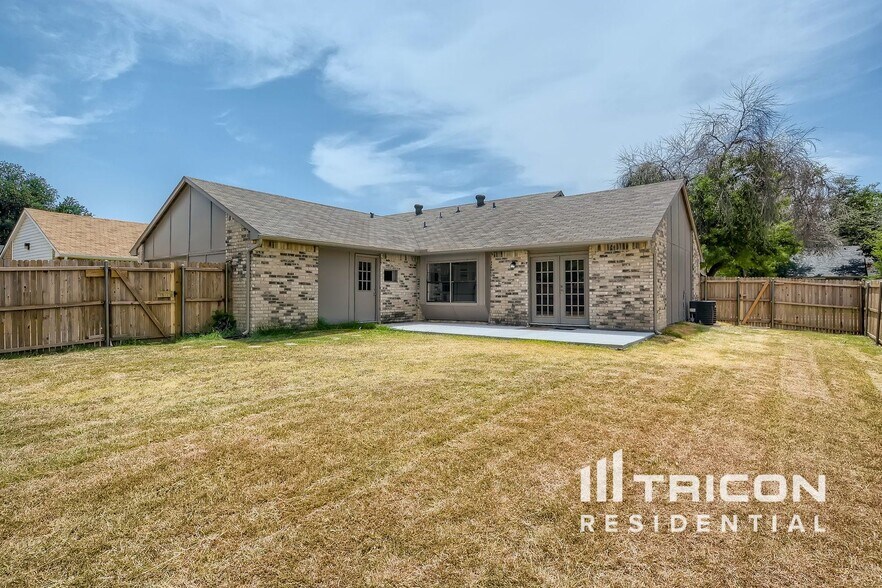 Building Photo - 5705 Baker Dr