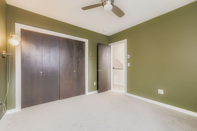 Building Photo - Bright 3bed/2.5bath Townhome in Judkins Park Neighborhood!