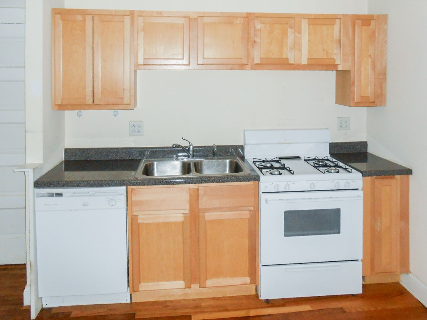 Building Photo - 5131 N Wolcott Ave