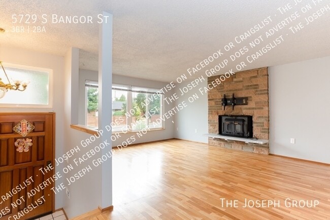 Building Photo - 5729 S Bangor St