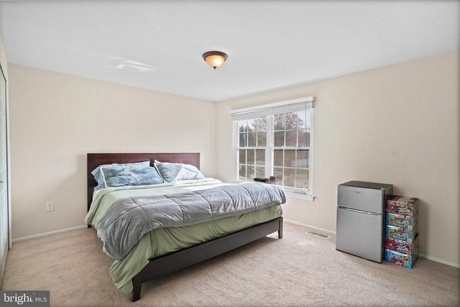 Building Photo - 2712 Advent Ct S