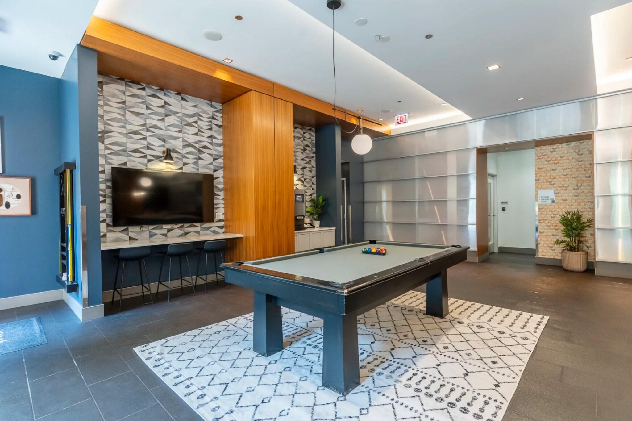 Building Photo - 70 W Huron St