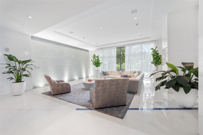 Building Photo - 300 Sunny Isles Blvd