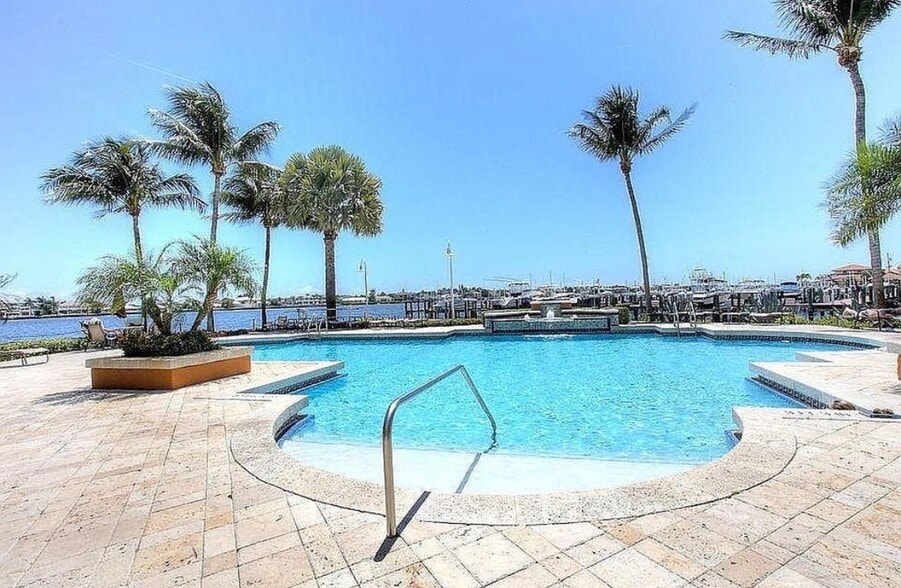 Building Photo - 103 Yacht Club Way