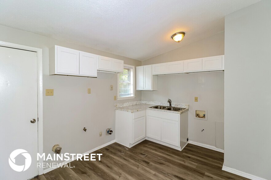 Building Photo - 3009 Carvel St