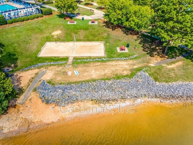 Building Photo - 26012 Misty Way Dr