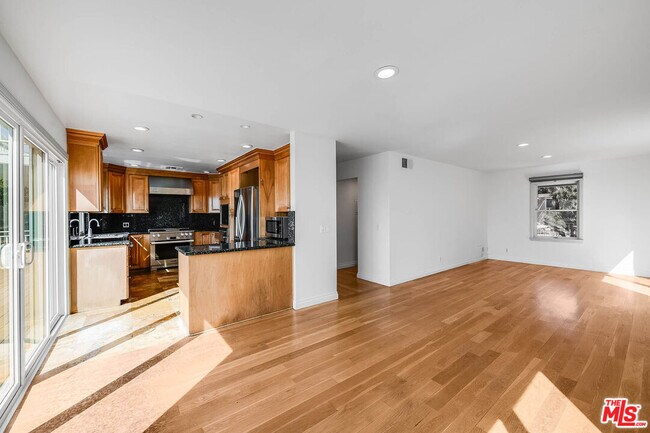 Building Photo - 6457 Surfside Way