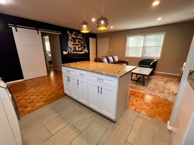 Building Photo - 833 W Maple St