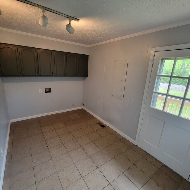 Building Photo - 10668 Old Baxter Rd