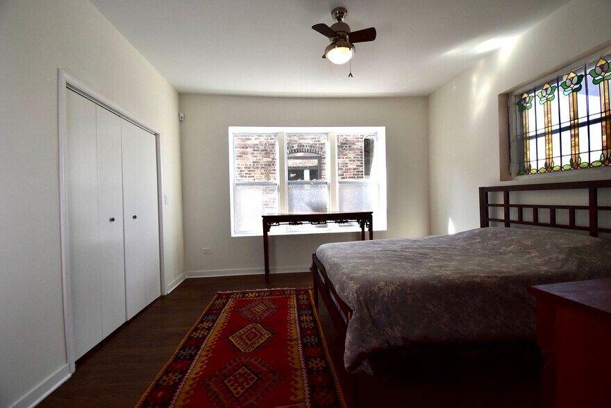 Master Bed - 5638 N Winthrop Ave