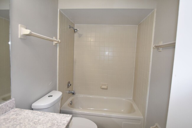 Building Photo - 5407 Pine Creek Dr