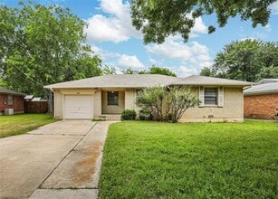 Building Photo - 3406 Avon Dr