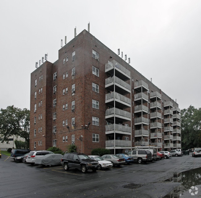 Primary Photo - 2 Dutch Ln