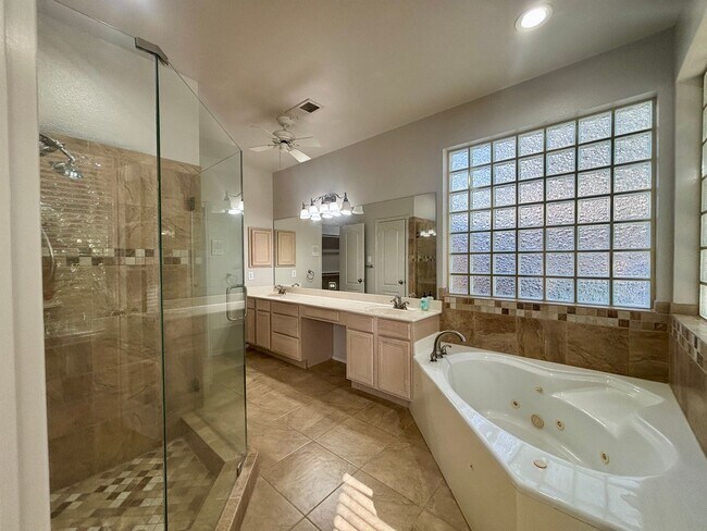 Building Photo - 4-Bed Home in Gated Community with Amenities