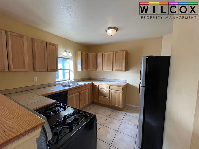 Building Photo - Charming 2-Bedroom Home Steps from Local Conveniences