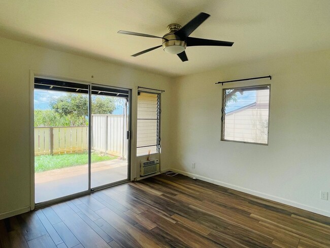 Building Photo - Partly Furnished 2-bedroom,1.5-bath Townho...