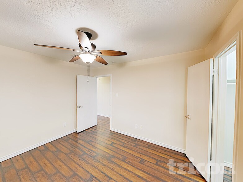 Building Photo - 24107 Lone Elm Dr