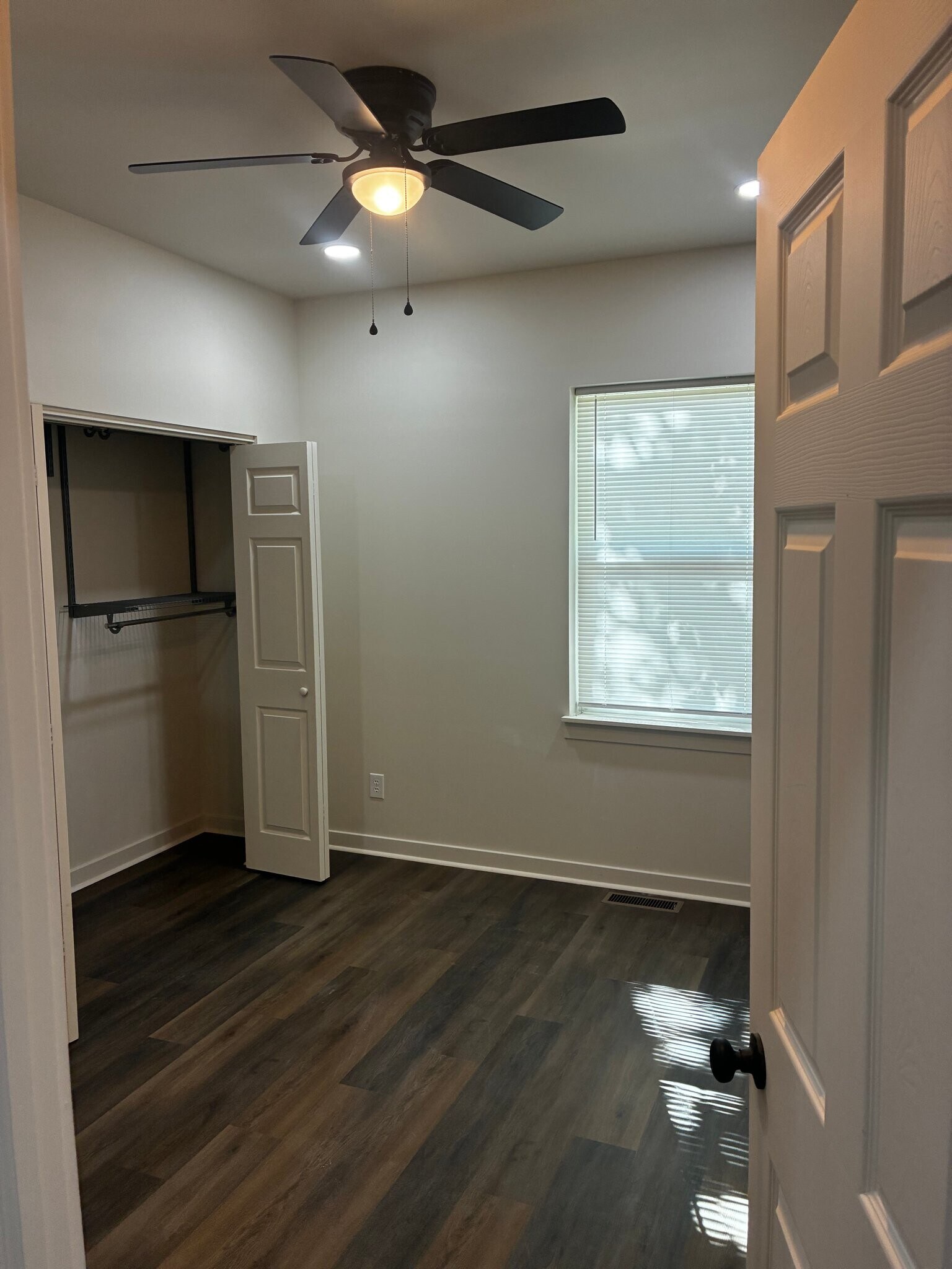 Building Photo - 826 W 29th St