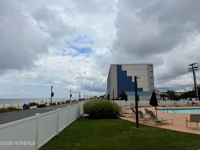 Building Photo - 480 Ocean Ave N