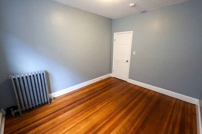 Building Photo - 7 Gayland St