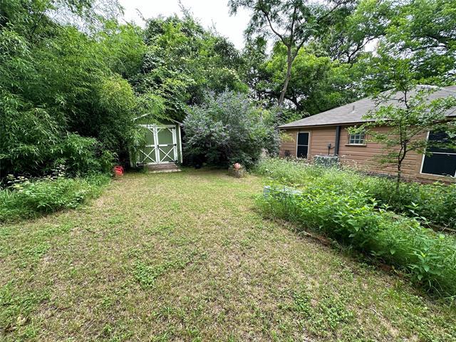 Building Photo - 8619 Groveland Dr