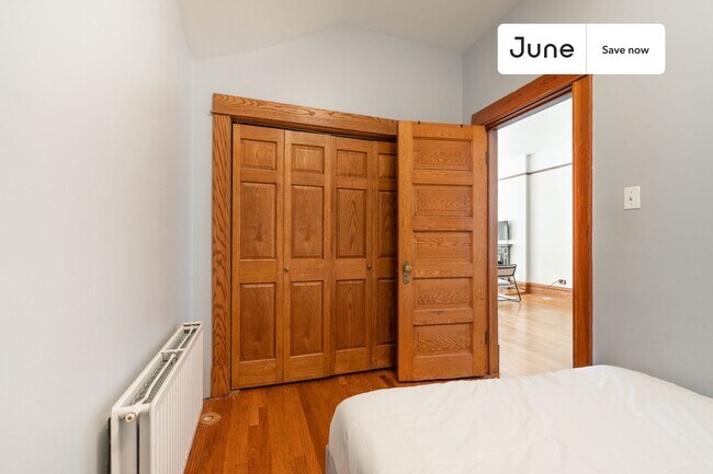 Building Photo - 3508 N Sheffield Ave