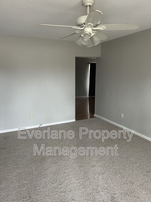 Building Photo - 10243 Bayton Ct