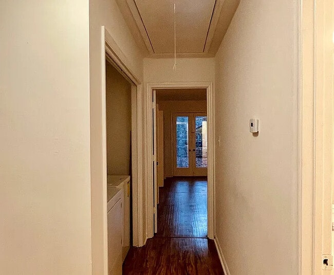 Building Photo - Raleigh Townhouse on Kentwood Park w/ fenced yard