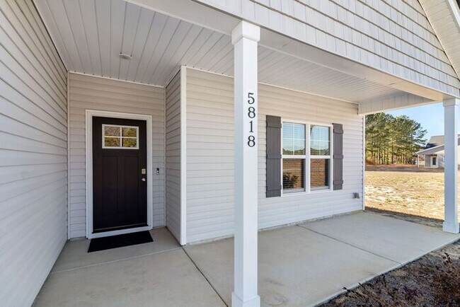 Building Photo - 3 Bedroom, 2.5 Bath Home with Bonus Room