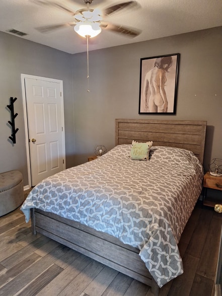 Building Photo - 10764 70th Ave