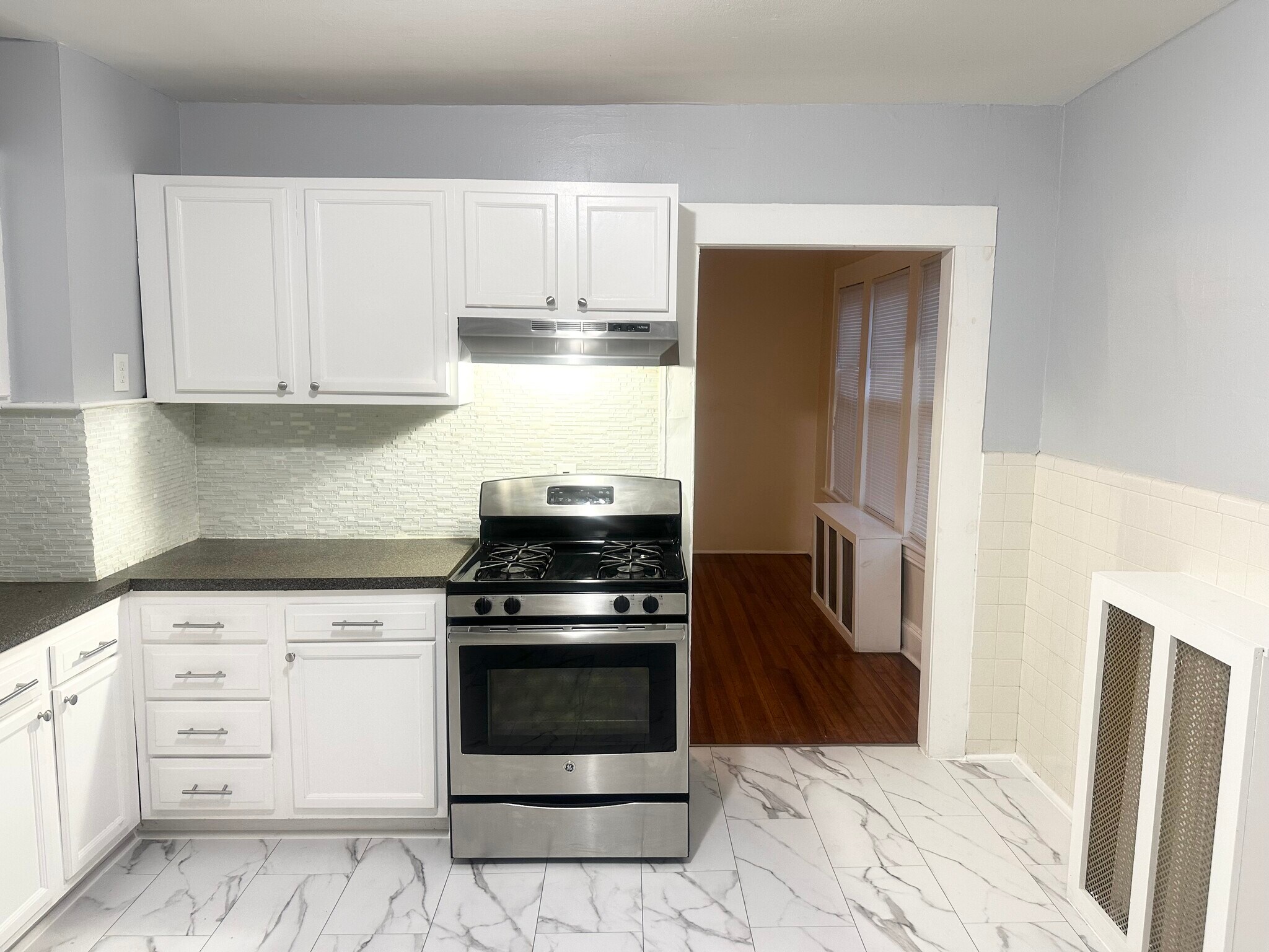 Building Photo - 285 Bronx Ave