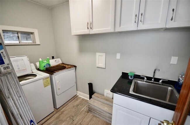 Building Photo - 9103 Braeburn Valley Dr