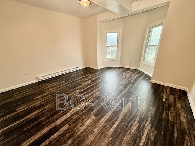 Building Photo - 526 Adams St