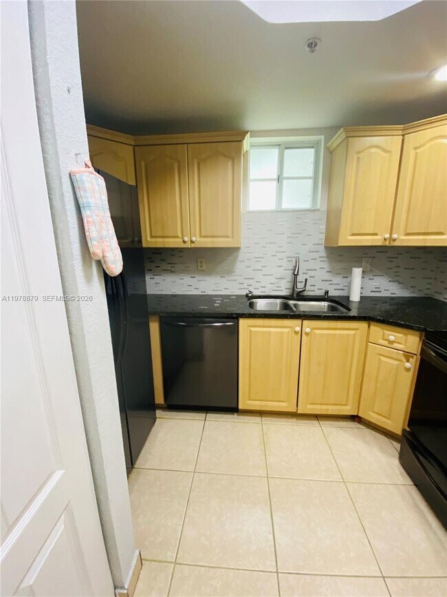 Building Photo - 17415 NW 75th Pl