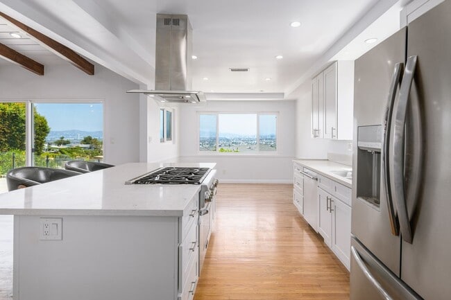 Building Photo - 4413 Don Felipe Dr