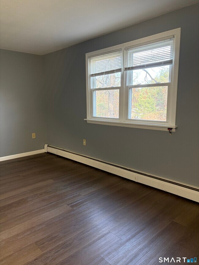 Building Photo - 270 S Windham Rd