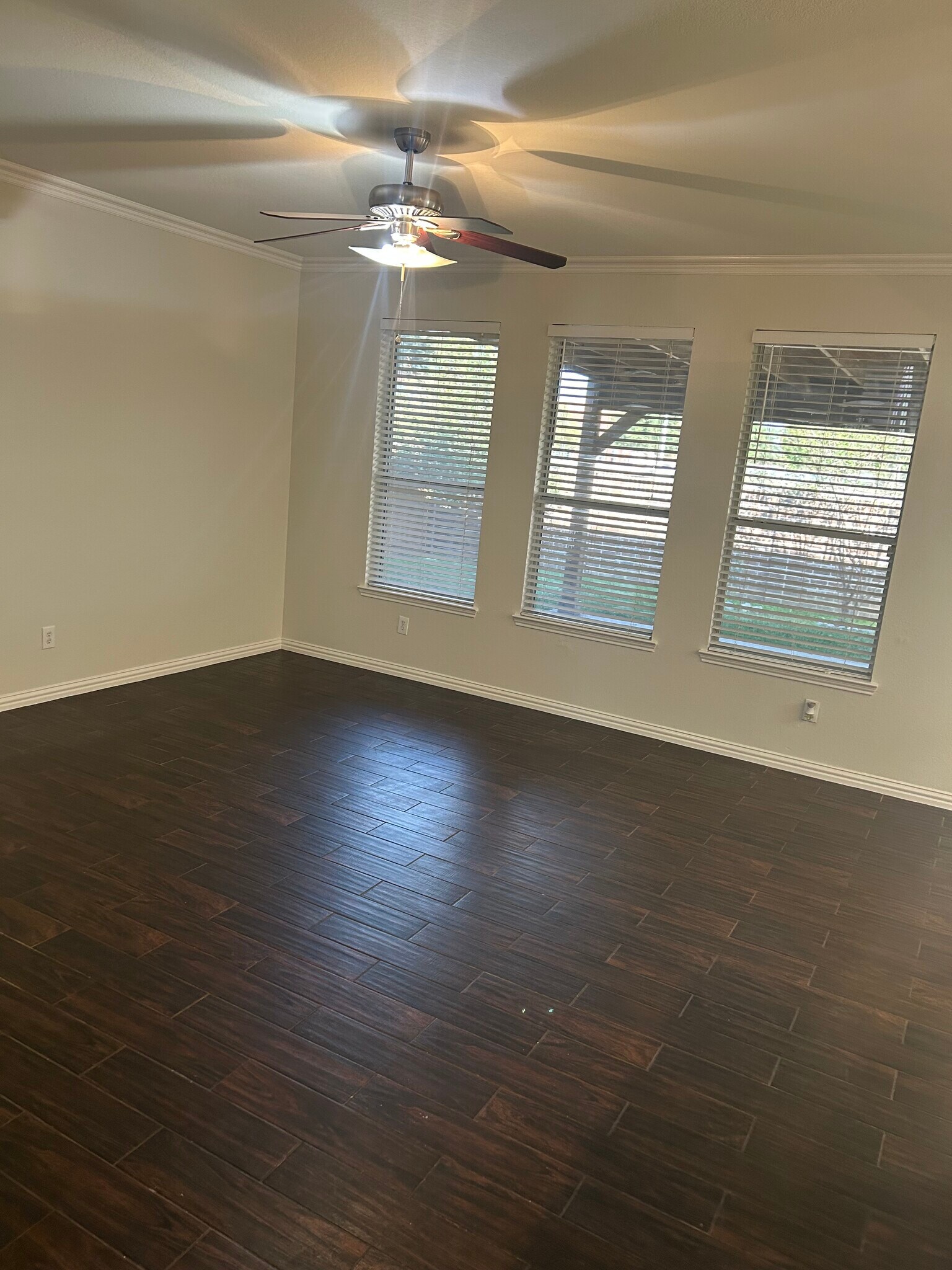 Building Photo - 8012 Wyoming Dr