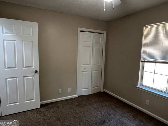 Building Photo - 105 Baytree Ct