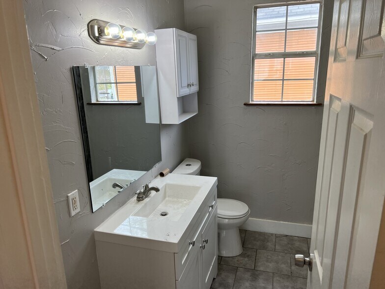 Building Photo - 1820 NW 7th St