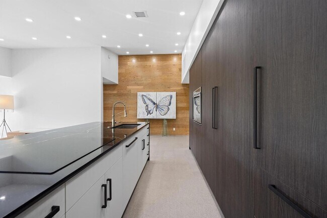 Building Photo - 6878 Touchstone Cir