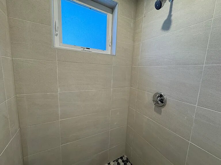 Building Photo - 86 Orchard St