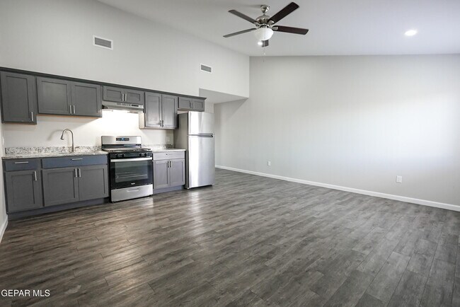 Building Photo - 8761 Lawson St