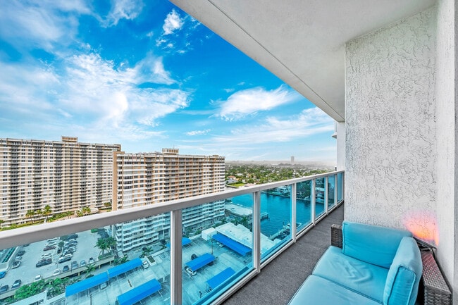 Building Photo - 1945 S Ocean Dr