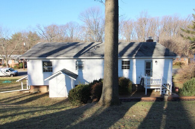 Building Photo - 3BR/2B Home